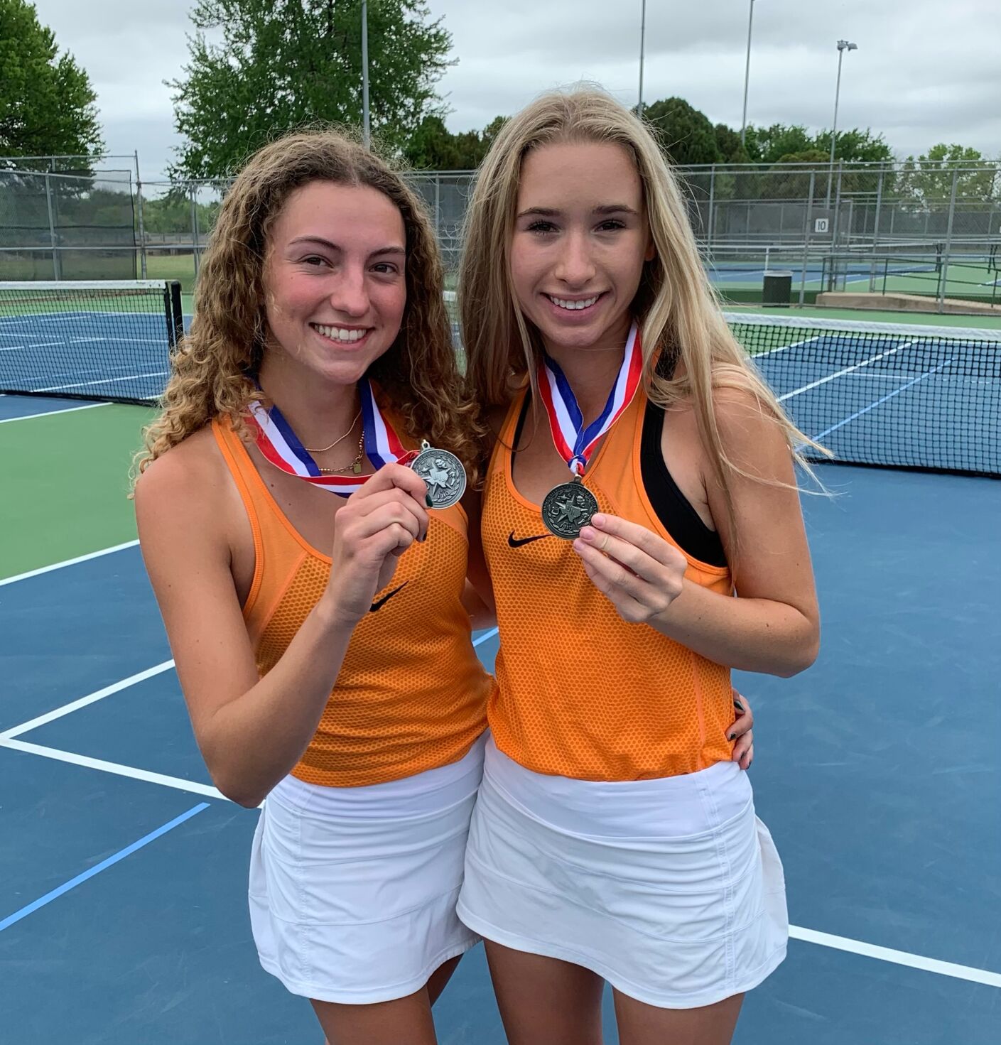 AOGeorgia Posey and Maddie Farmer